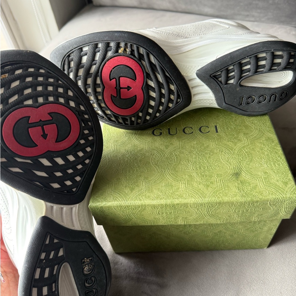 Gucci Sneaker - Picture 3 of 4